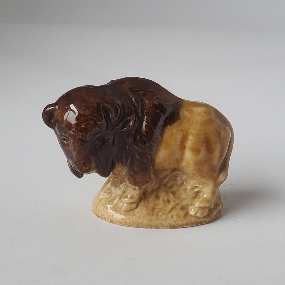 Vintage Wade Bison Buffalo Red Rose Tea Porcelain Figurine